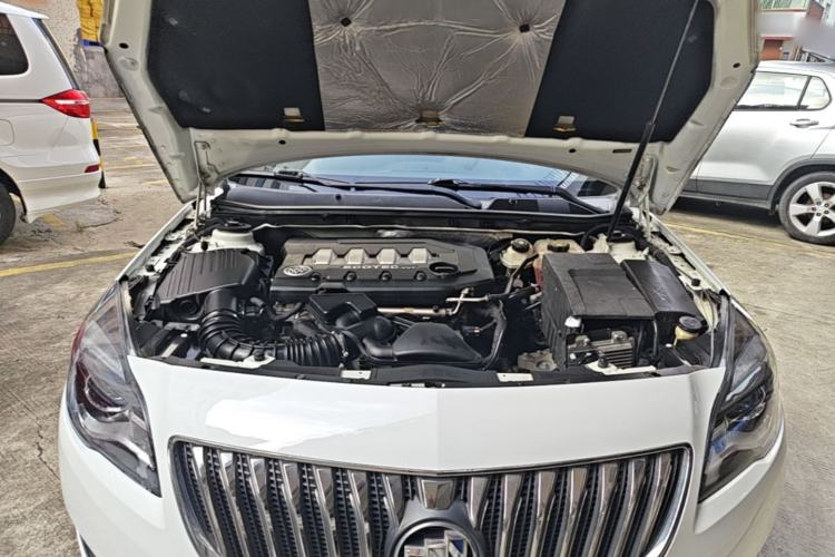 Used Buick Regal 2014 2.0L Leading Fashion Edition Engine Bay