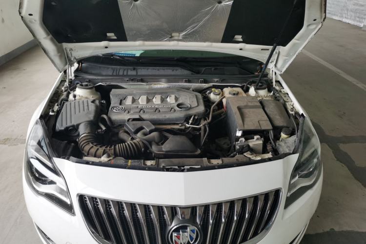 Used Buick Regal 2014 2.0L Leading Fashion Edition Engine Bay