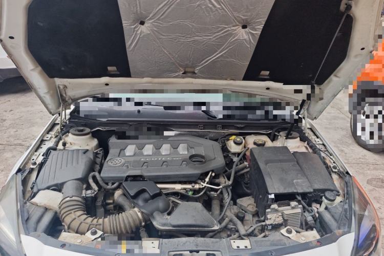 Used Buick Regal 2014 2.0L Elite Fashion Edition Engine Bay