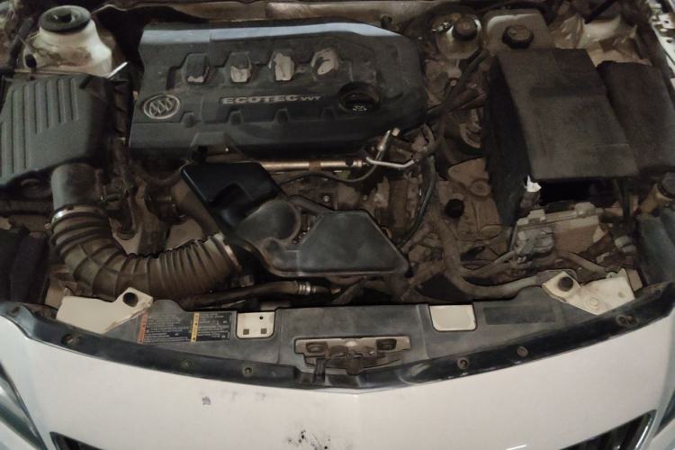 Used Buick Regal 2014 2.0L Elite Fashion Edition Engine Bay
