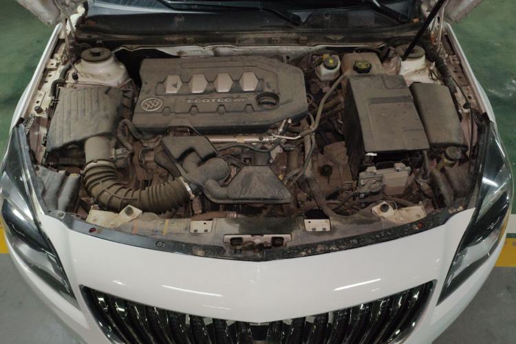Used Buick Regal 2014 2.0L Leading Fashion Edition Engine Bay