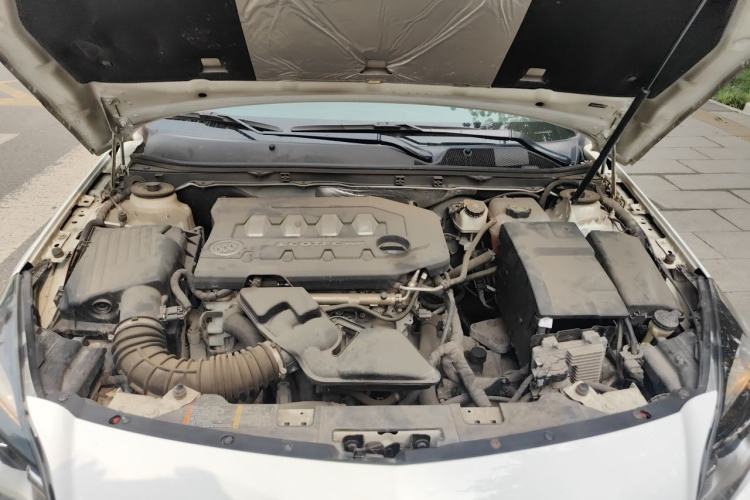Used Buick Regal 2014 2.0L Elite Fashion Edition Engine Bay