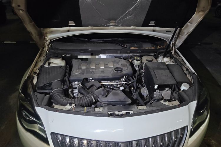 Used Buick Regal 2014 2.0L Leading Fashion Edition Engine Bay