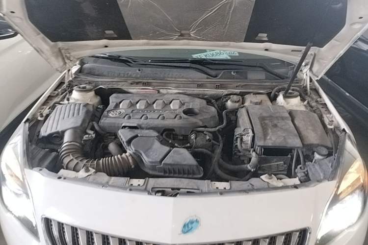 Used Buick Regal 2014 2.4L SIDI Elite Fashion Edition Engine Bay