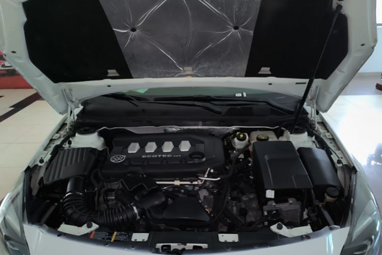 Used Buick Regal 2014 2.0L Leading Fashion Edition Engine Bay