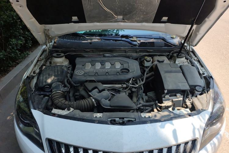 Used Buick Regal 2014 2.0L Elite Fashion Edition Engine Bay