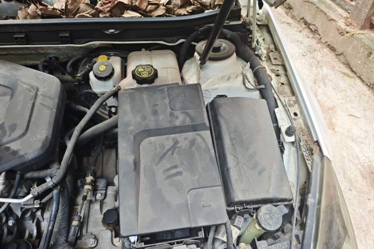 Used Buick Regal 2014 2.0L Leading Fashion Edition Engine Bay Left