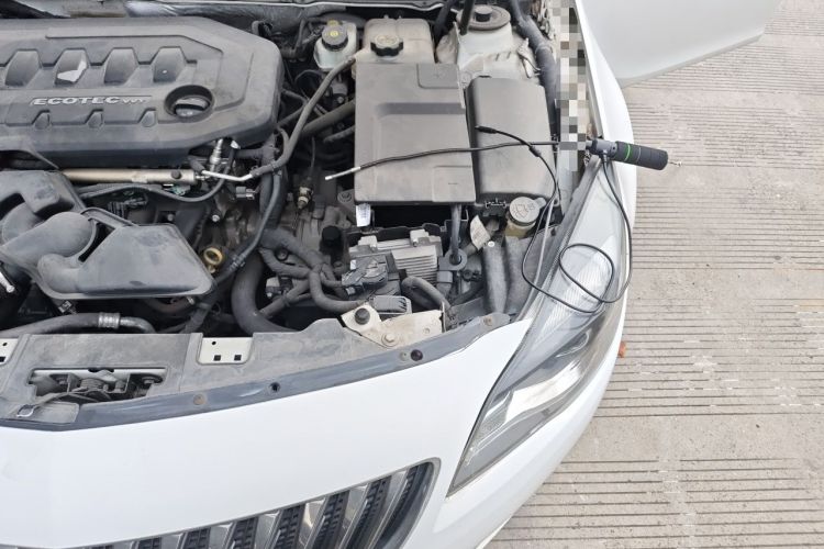 Used Buick Regal 2014 2.0L Elite Fashion Edition Engine Bay Left