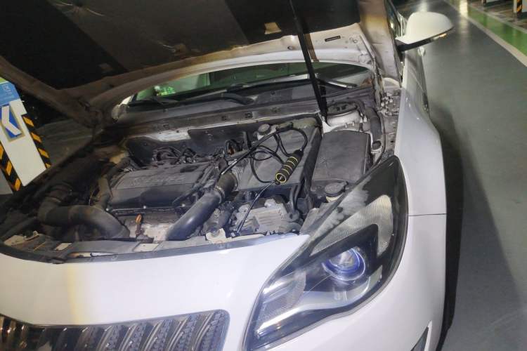 Used Buick Regal 2014 1.6T Fashionable Tech Edition Engine Bay Left
