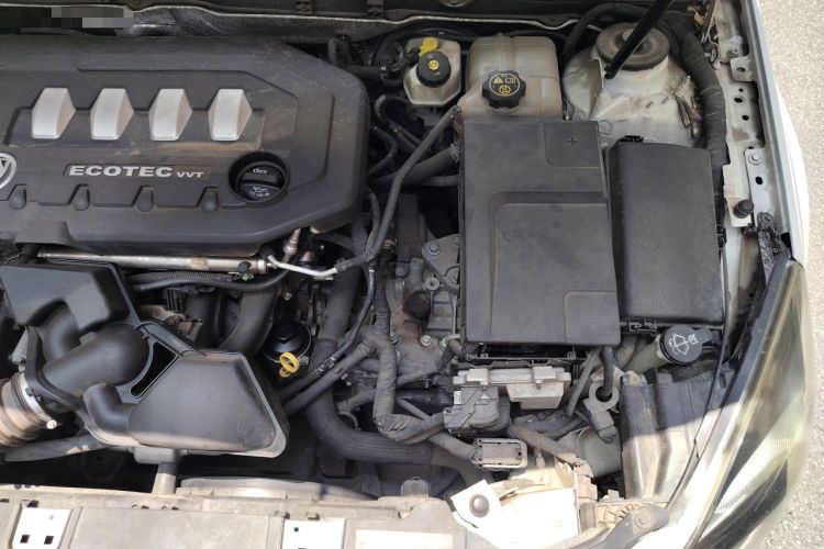 Used Buick Regal 2014 2.0L Leading Fashion Edition Engine Bay Left