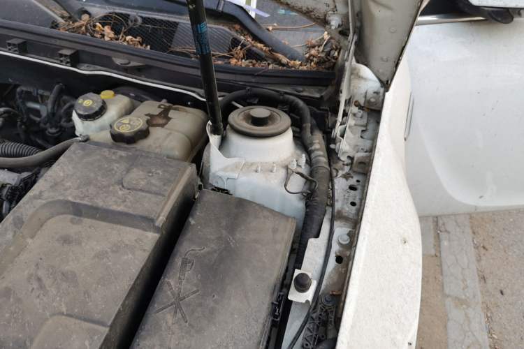 Used Buick Regal 2014 1.6T Fashionable Tech Edition Engine Bay Left