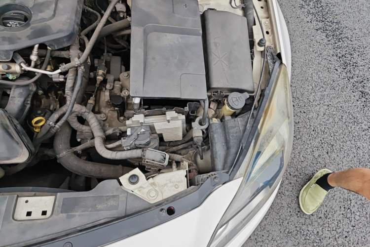 Used Buick Regal 2014 2.0L Leading Fashion Edition Engine Bay Left