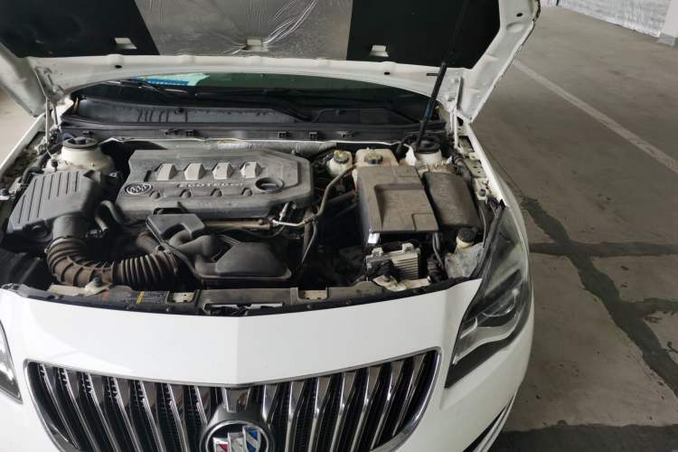 Used Buick Regal 2014 2.0L Leading Fashion Edition Engine Bay Left