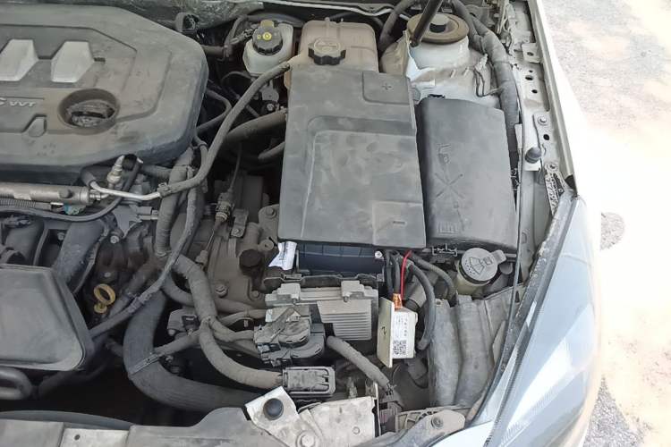 Used Buick Regal 2014 2.0L Leading Fashion Edition Engine Bay Left