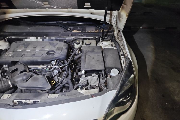 Used Buick Regal 2014 2.0L Leading Fashion Edition Engine Bay Left