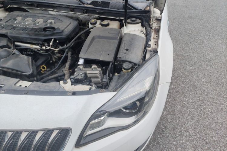 Used Buick Regal 2014 2.0L Leading Fashion Edition Engine Bay Left