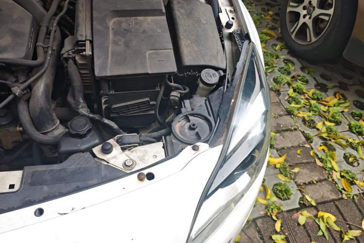 Used Buick Regal 2014 GS 2.0T Grand Sport Edition Engine Bay Left