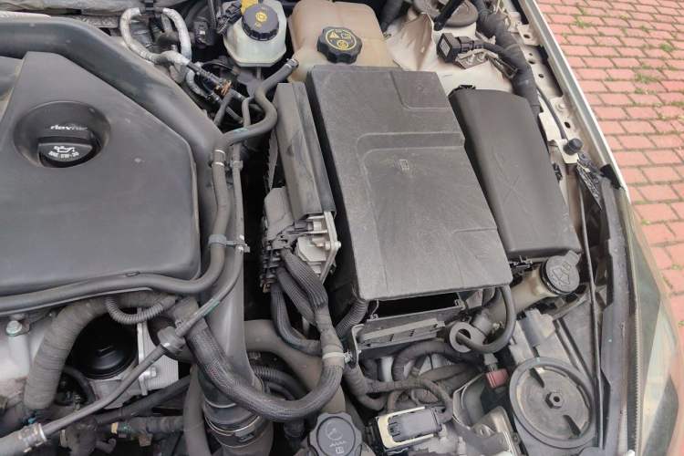 Used Buick Regal 2014 GS 2.0T Passionate Sport Edition Engine Bay Left