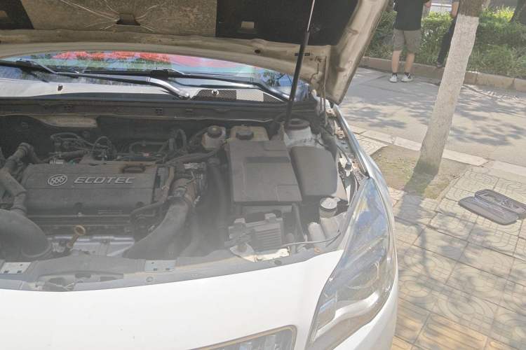 Used Buick Regal 2014 1.6T Fashionable Tech Edition Engine Bay Left