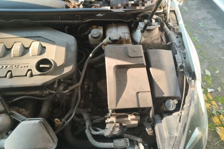 Used Buick Regal 2014 2.0L Leading Fashion Edition Engine Bay Left