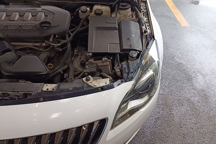 Used Buick Regal 2014 2.0L Leading Fashion Edition Engine Bay Left