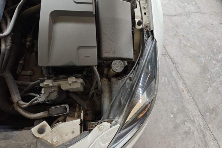 Used Buick Regal 2014 2.0L Leading Fashion Edition Engine Bay Left