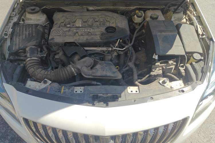 Used Buick Regal 2014 2.0L Elite Fashion Edition Engine Bay