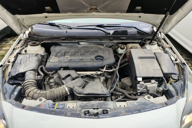 Used Buick Regal 2014 2.0L Leading Fashion Edition Engine Bay