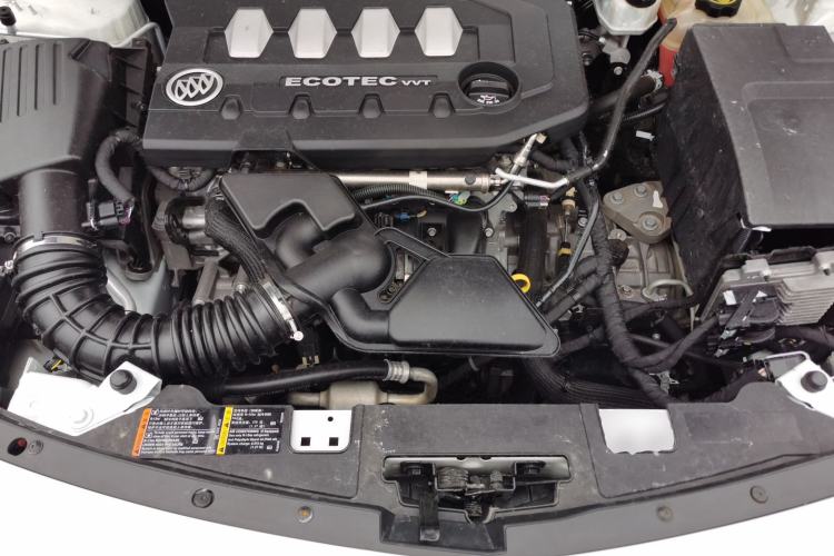 Used Buick Regal 2014 2.0L Leading Fashion Edition Engine Bay