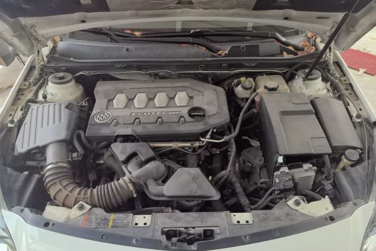 Used Buick Regal 2014 2.0L Leading Fashion Edition Engine Bay