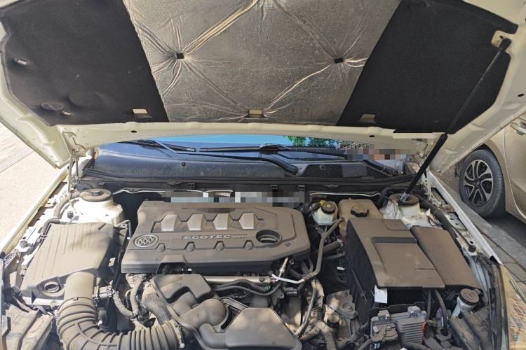 Used Buick Regal 2014 2.0L Elite Fashion Edition Engine Bay