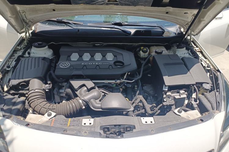 Used Buick Regal 2014 2.0L Leading Fashion Edition Engine Bay