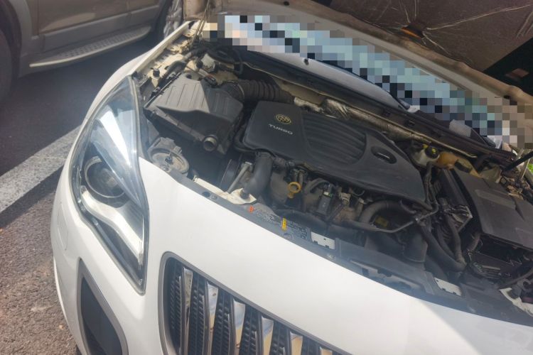 Used Buick Regal 2014 GS 2.0T Passionate Sport Edition Engine Bay Right