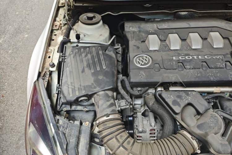 Used Buick Regal 2014 2.0L Leading Fashion Edition Engine Bay Right