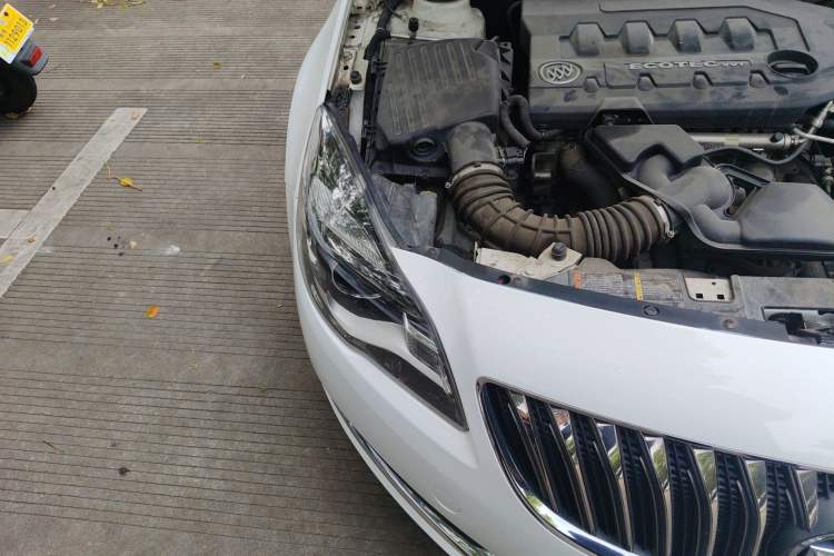 Used Buick Regal 2014 2.0L Leading Fashion Edition Engine Bay Right