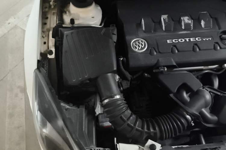 Used Buick Regal 2014 2.0L Leading Fashion Edition Engine Bay Right