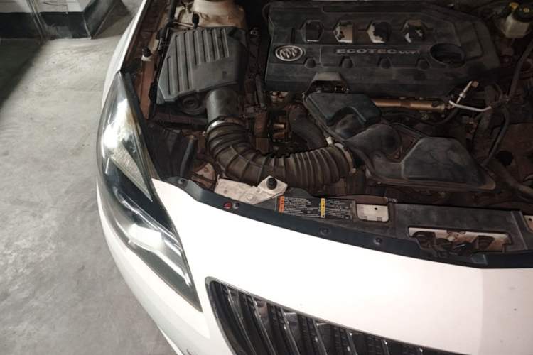 Used Buick Regal 2014 2.0L Leading Fashion Edition Engine Bay Right