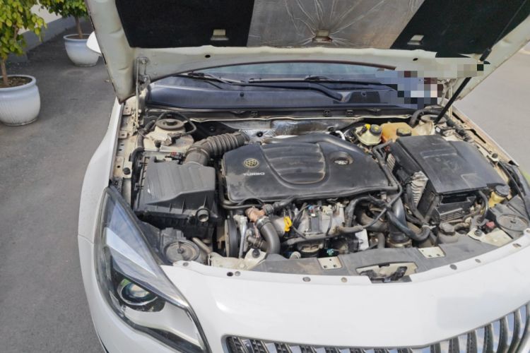 Used Buick Regal 2014 GS 2.0T Passionate Sport Edition Engine Bay Right