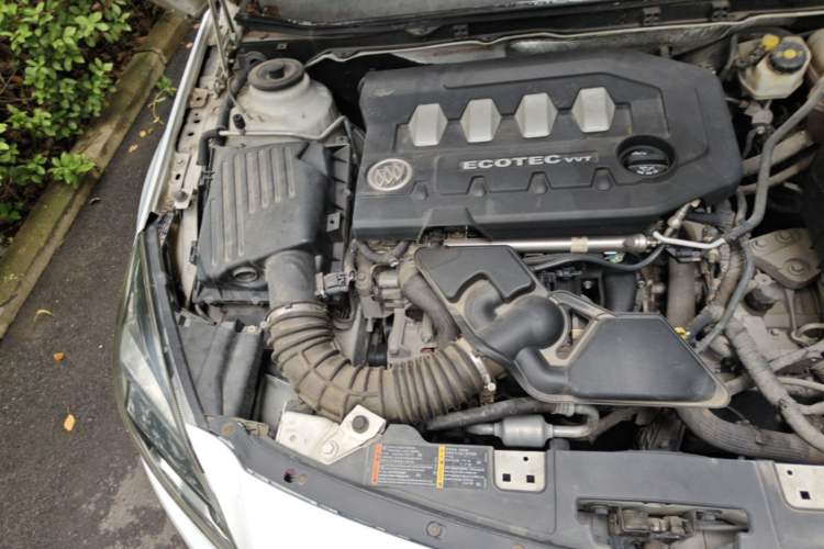 Used Buick Regal 2014 2.0L Leading Fashion Edition Engine Bay Right