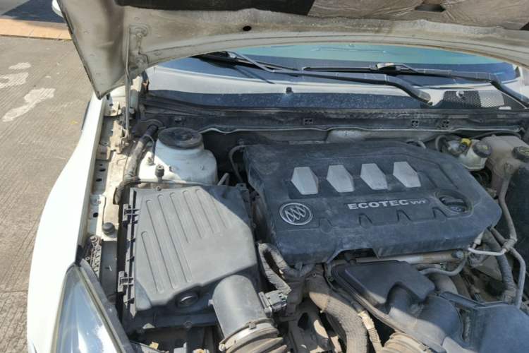 Used Buick Regal 2014 2.0L Leading Fashion Edition Engine Bay Right