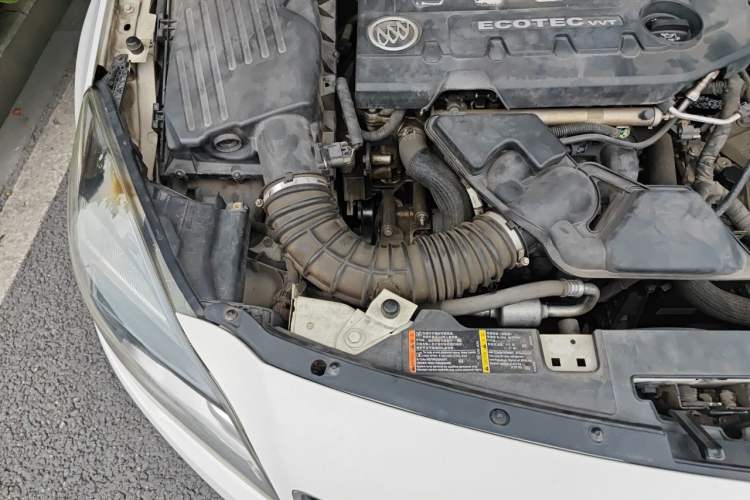 Used Buick Regal 2014 2.0L Leading Fashion Edition Engine Bay Right