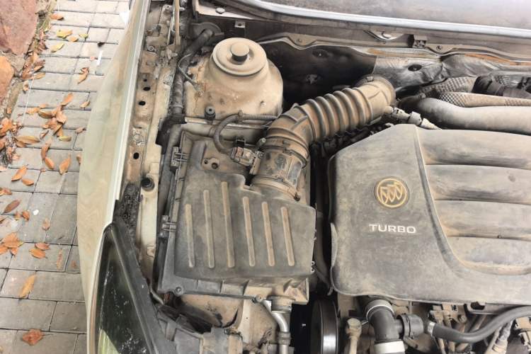 Used Buick Regal 2014 GS 2.0T Grand Sport Edition Engine Bay Right