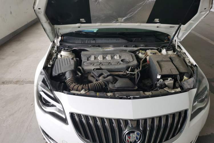 Used Buick Regal 2014 2.0L Leading Fashion Edition Engine Bay Right