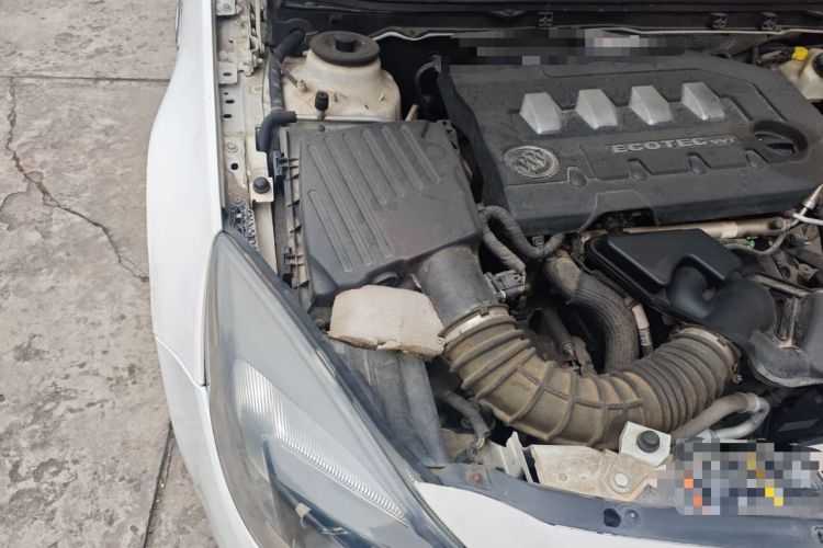 Used Buick Regal 2014 2.0L Elite Fashion Edition Engine Bay Right