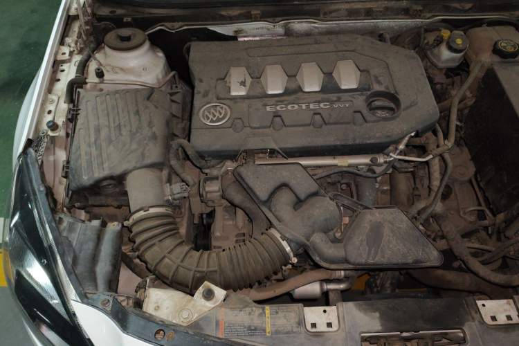 Used Buick Regal 2014 2.0L Leading Fashion Edition Engine Bay Right