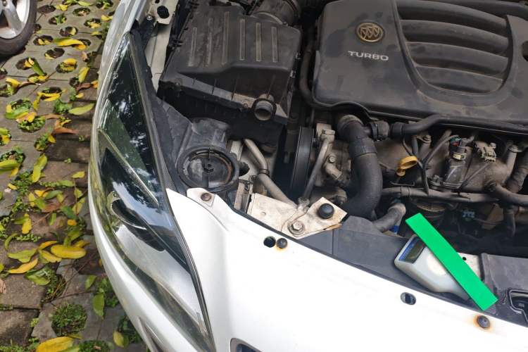 Used Buick Regal 2014 GS 2.0T Grand Sport Edition Engine Bay Right