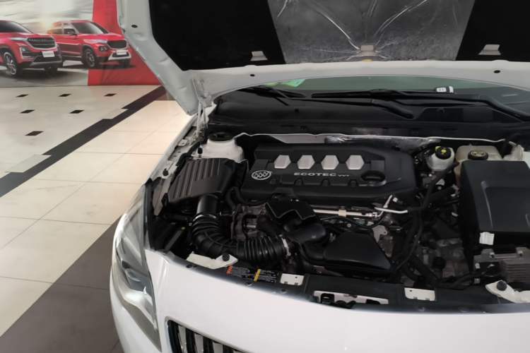 Used Buick Regal 2014 2.0L Leading Fashion Edition Engine Bay Right