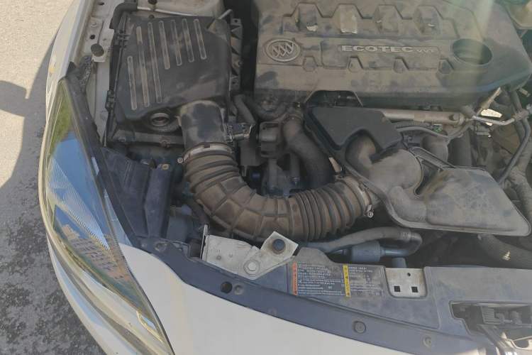 Used Buick Regal 2014 2.0L Elite Fashion Edition Engine Bay Right