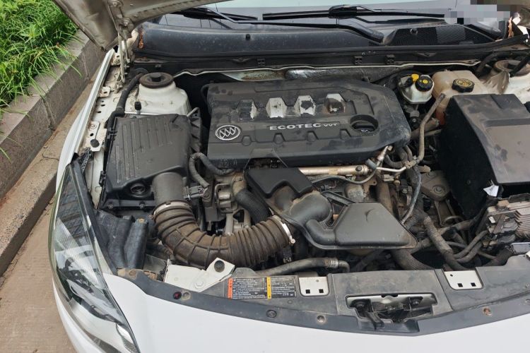Used Buick Regal 2014 2.0L Leading Fashion Edition Engine Bay Right