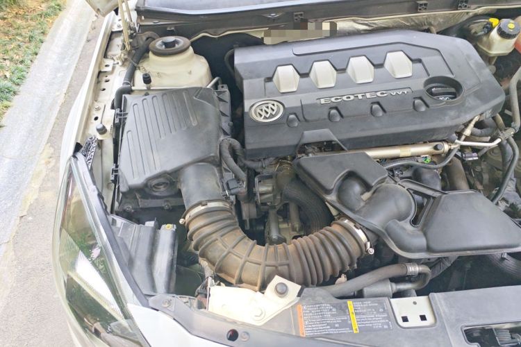 Used Buick Regal 2014 2.0L Leading Fashion Edition Engine Bay Right